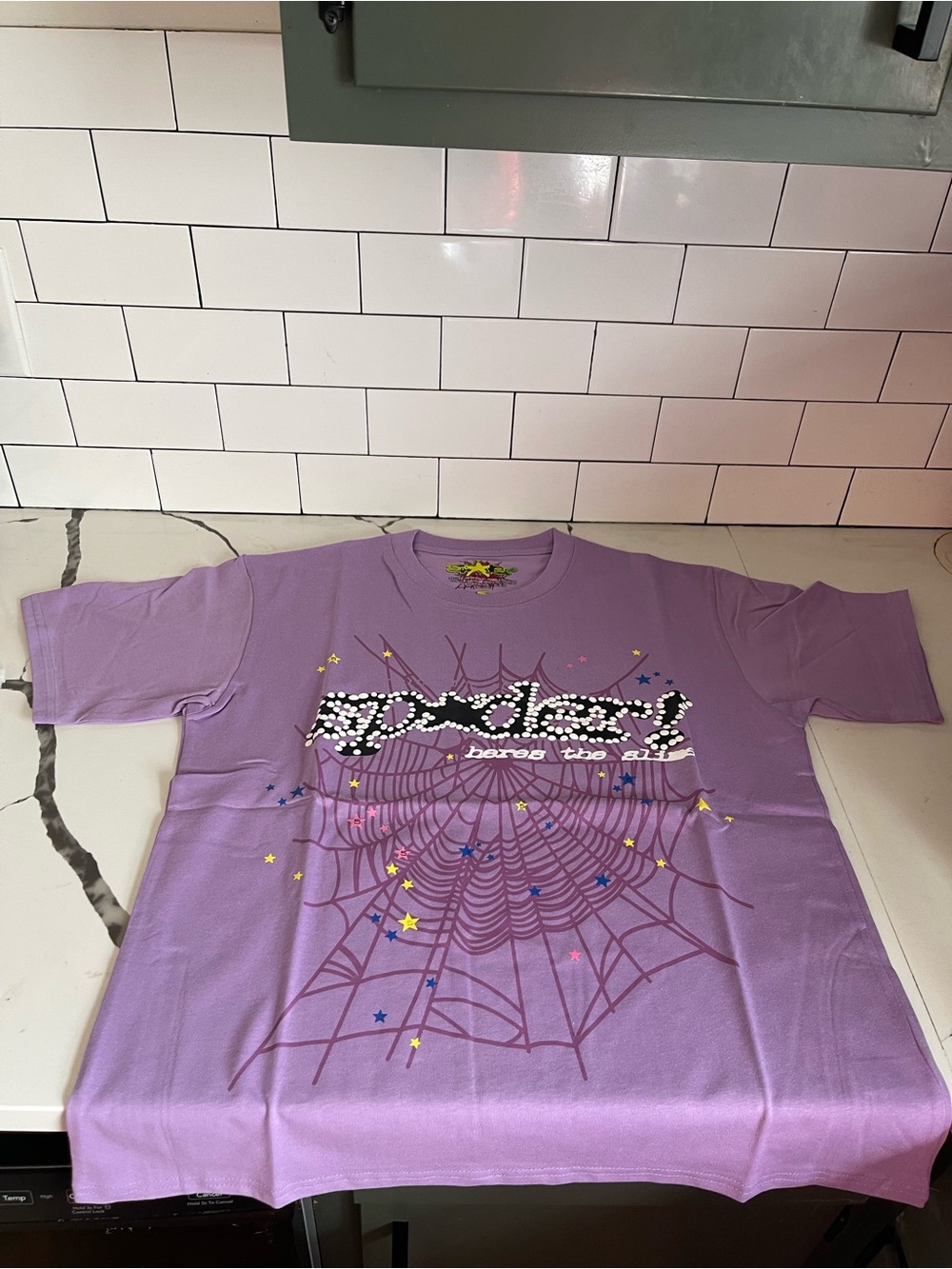 Mens Graphic Design Tee Size S.